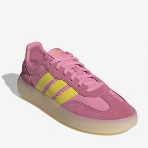 Adidas NWT Women's Vibrant Pink and Yellow Sneakers